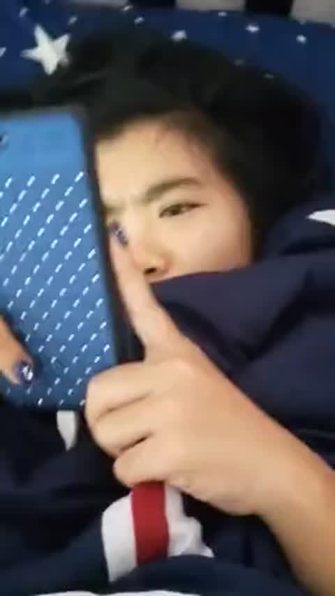 Ngentot_Sambil_Main_HP_[3y49]