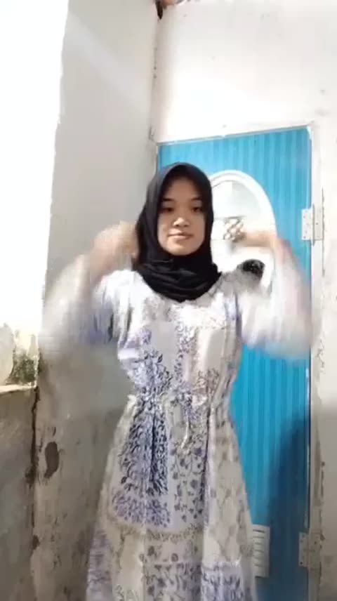 Jilbab Hitam Bugil Depan Kamera Pamer Pantat