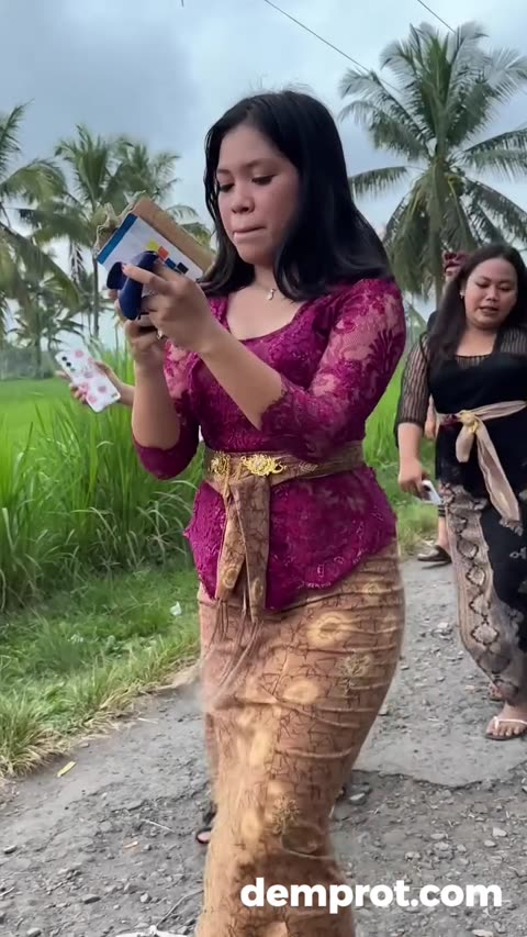 Pantat Seksi Sadar Kamera Tiba2 Joged