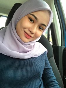 Foto Alyssa Cewek Cantik Berjilbab Bugil Memek Tebal